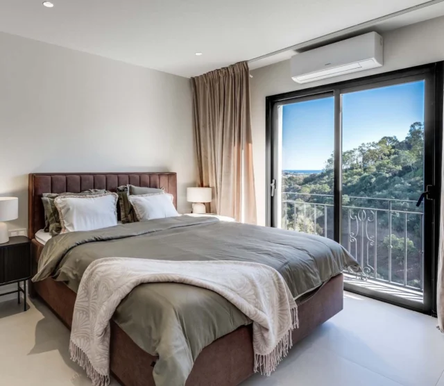 Can you imagine to wake up everyday with this amazing view to the sea in one of the best areas of Marbella? 

Yes, now it’s possible with our new listing. Fully equipped and prepared to move into.

Apartment with Sea View’s and Mountain View’s for sale in Puerto del Almendro, Benahavís near to La Quinta and 10 from Puerto Banús by car.

3 BED | 2 BATH | TERRACE | PARKING | SWIMMING POOL 

599.000€

IF YOU DON’T WANT TO LOSE THIS OPPORTUNITY, CONTACT US FOR A PERSONAL VISIT.

sales@benahavishomes.com

https://www.benahavishomes.com/property/apartment-los-arqueros-puerto-del-almendro-m25199866/

#apartmentsmarbella #seaviews #laquinta #losarqueros #golf #forsalemarbella #benahavis #apartmentsforsale #investmarbella